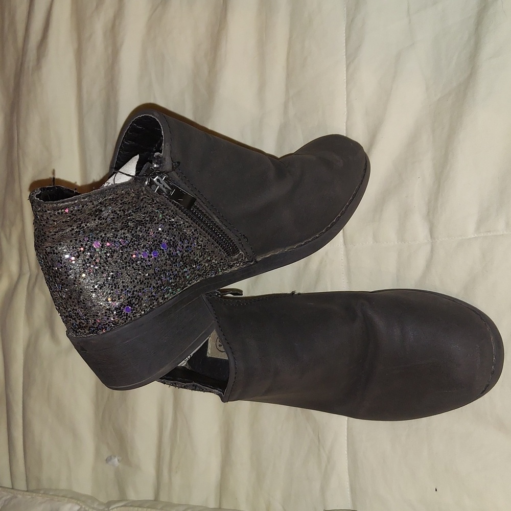 Bumble & Birdie Girl's ankle boots size 11